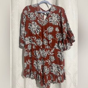Who What Wear Floral Rust Romper Size Large